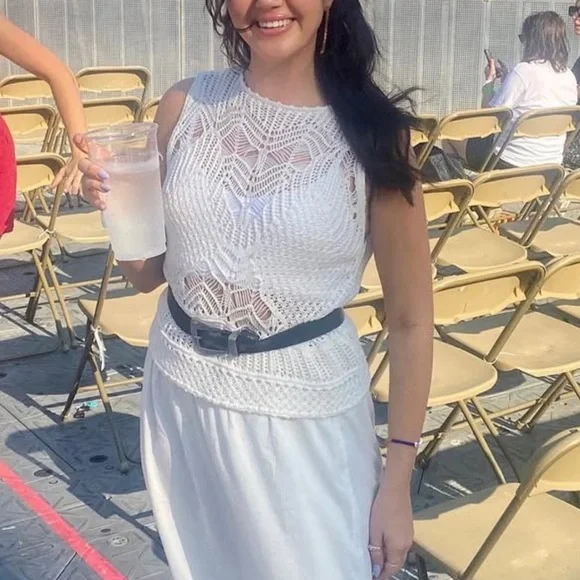 Abercrombie Crochet Tank in cream- Size Medium - Picture 2 of 7